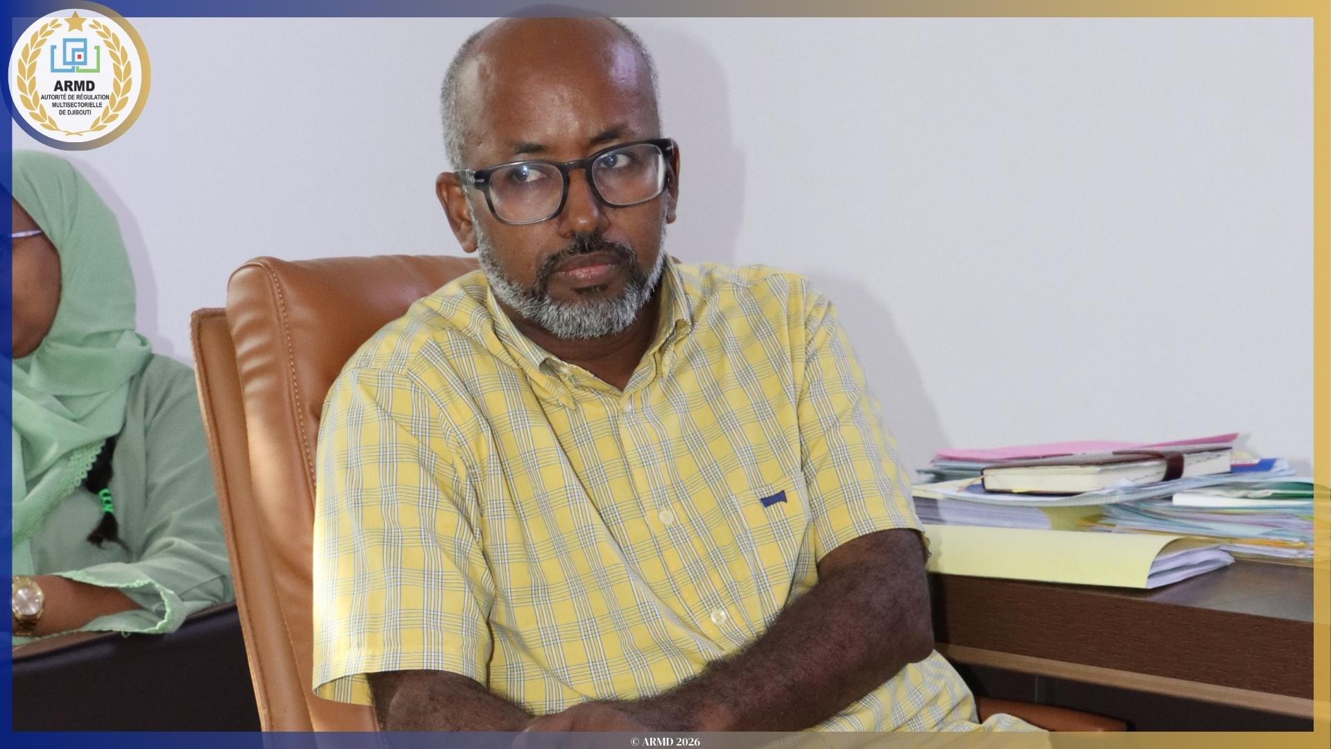 Photo - Signature du cahier des charges de l'autorisation relative à l'établissement et l'exploitation d'un réseau de communication électronique pour la fourniture d'accès a l'internet