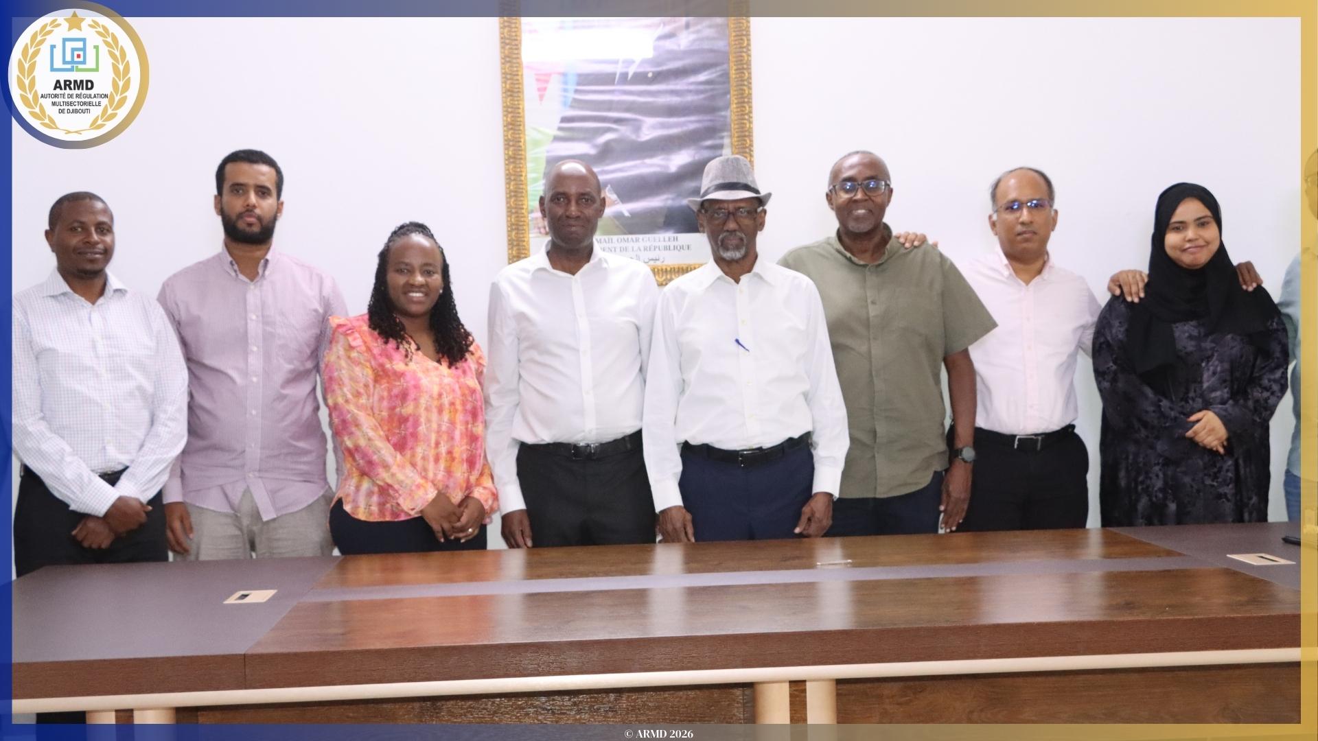 Photo - Signature du cahier des charges de l'autorisation relative à l'établissement et l'exploitation d'un réseau de communication électronique pour la fourniture d'accès a l'internet