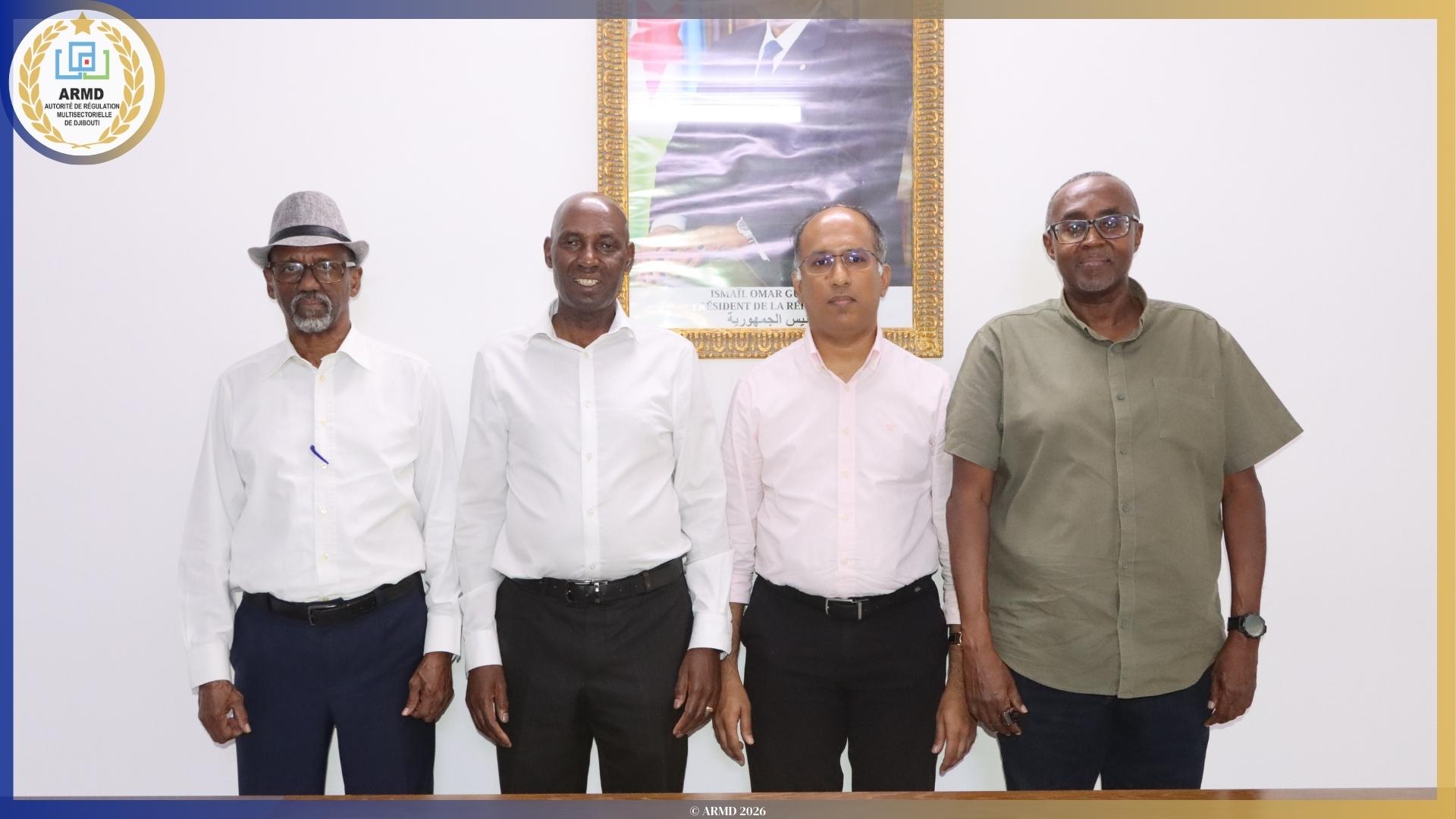 Photo - Signature du cahier des charges de l'autorisation relative à l'établissement et l'exploitation d'un réseau de communication électronique pour la fourniture d'accès a l'internet